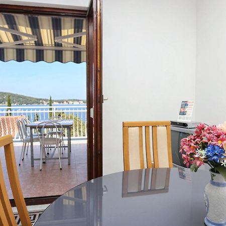 Family Friendly Seaside Apartments Razanj, Rogoznica - 10373 Rogoznica (Sibenik-Knin) Quarto foto