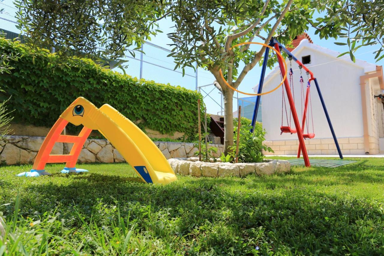 Family Friendly Seaside Apartments Razanj, Rogoznica - 10373 Rogoznica (Sibenik-Knin) Exterior foto