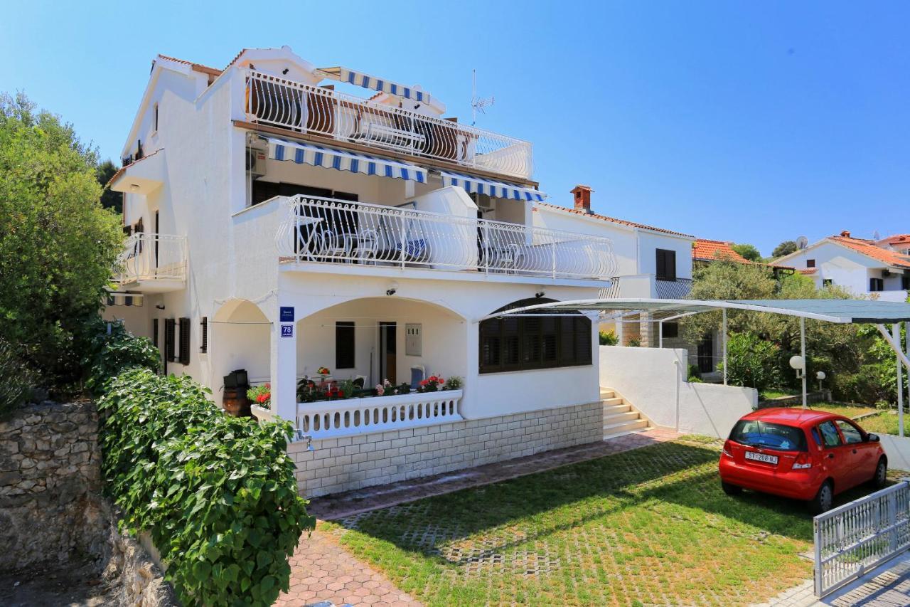 Family Friendly Seaside Apartments Razanj, Rogoznica - 10373 Rogoznica (Sibenik-Knin) Exterior foto