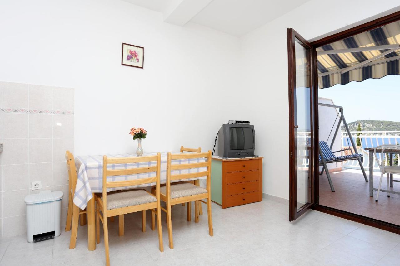 Family Friendly Seaside Apartments Razanj, Rogoznica - 10373 Rogoznica (Sibenik-Knin) Exterior foto
