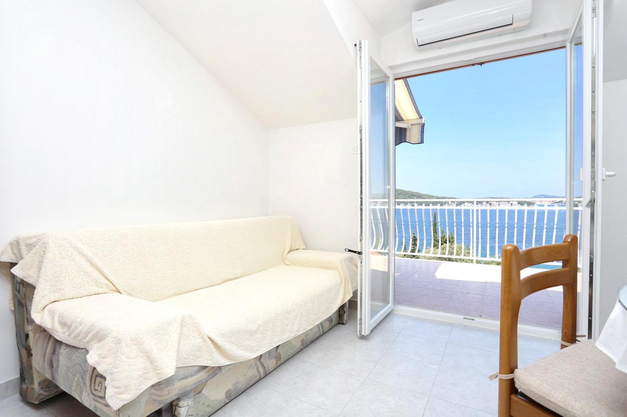 Family Friendly Seaside Apartments Razanj, Rogoznica - 10373 Rogoznica (Sibenik-Knin) Quarto foto
