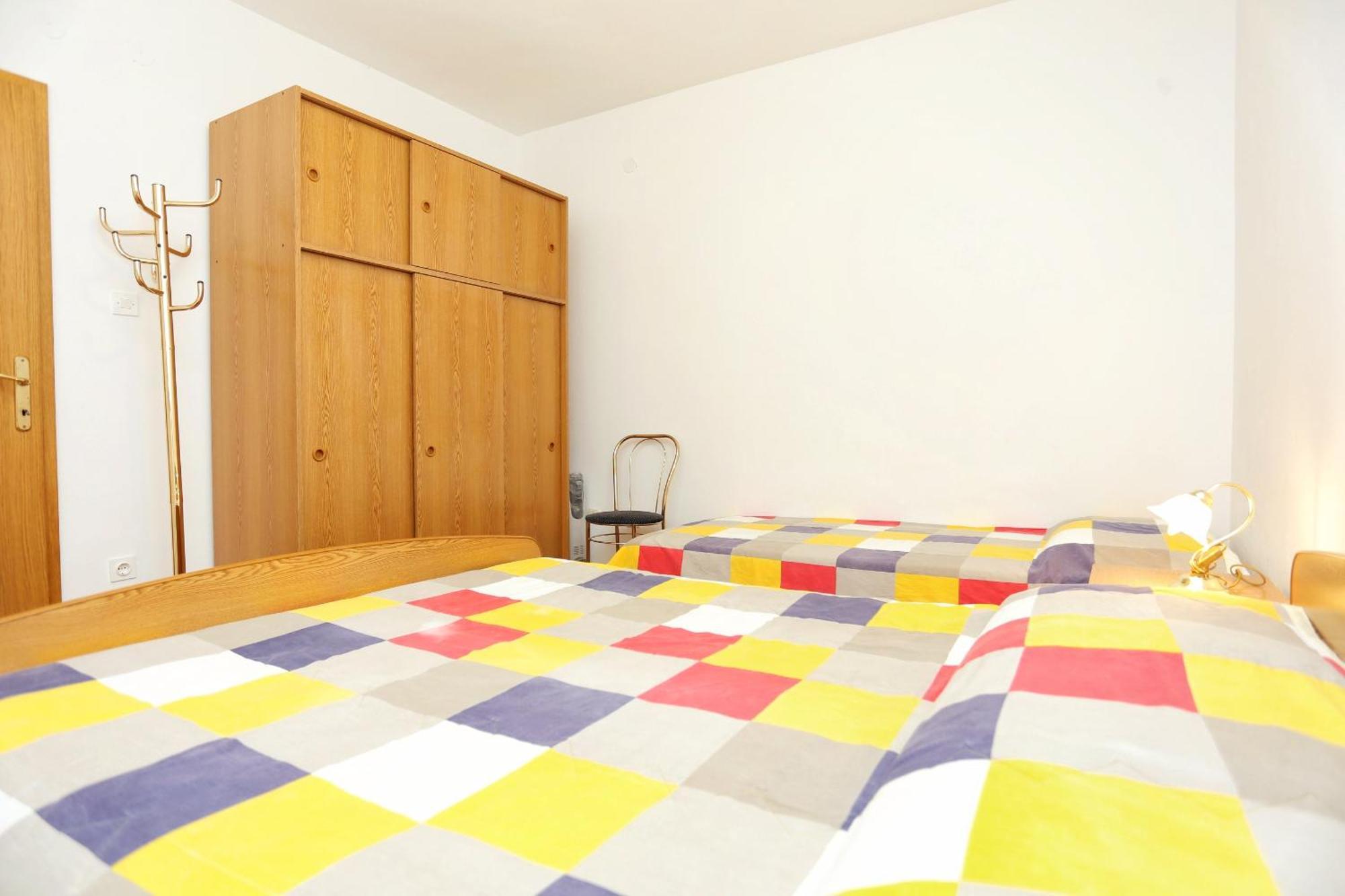 Family Friendly Seaside Apartments Razanj, Rogoznica - 10373 Rogoznica (Sibenik-Knin) Quarto foto